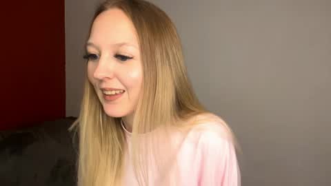 Snapshot of danitawind chatting on 3, 6, 2026 Kiki online show from 3, 6, 2026
