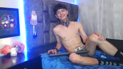 Snapshot of dann_brown chatting on 19, 12, 2024 Dann Brown online show from 19, 12, 2024