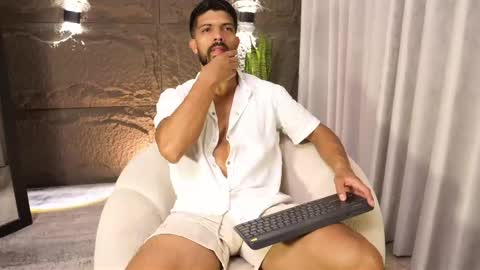 Snapshot of dann_saenz chatting on 25, 4, 2026 Dann saenz online show from 25, 4, 2026