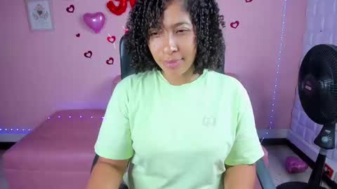 Snapshot of danna_berry chatting on 21, 2, 2025 DannaBerry online show from 21, 2, 2025