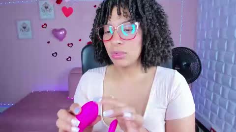 Snapshot of danna_berry chatting on 6, 3, 2025 DannaBerry online show from 6, 3, 2025