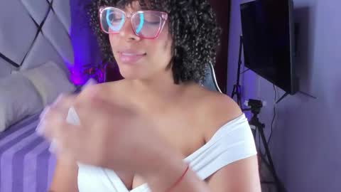 Snapshot of danna_berry chatting on 1, 10, 2025 DannaBerry online show from 1, 10, 2025