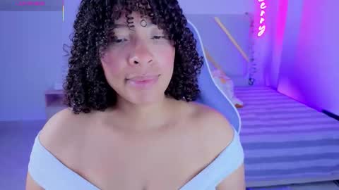 Snapshot of danna_berry chatting on 17, 11, 2025 DannaBerry online show from 17, 11, 2025