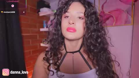 Danna Lovs online show from 25, 9, 2025