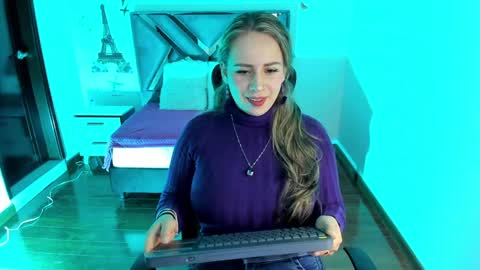 Danna martinezz online show from 6, 12, 2024