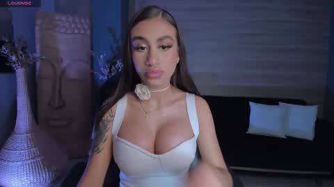 Danna Cruz  online show from 10, 9, 2025