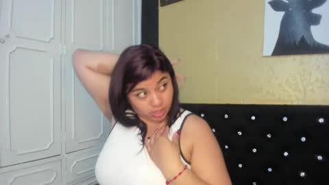 Danna Garza online show from 8, 2, 2025