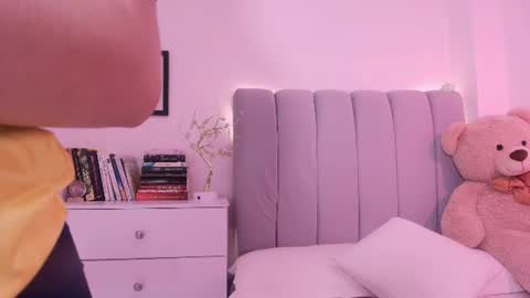 Snapshot of dannahyde chatting on 3, 7, 2026 Insta DannaBlueX online show from 3, 7, 2026