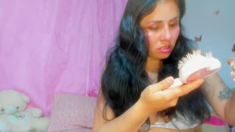 Danna Sofia jeins online show from 14, 10, 2025