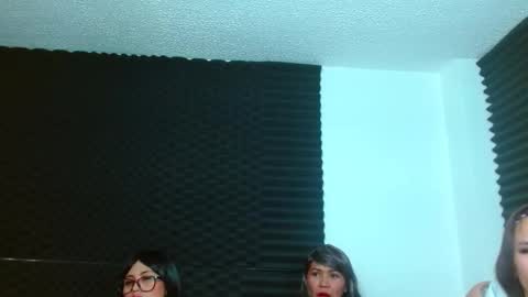 dannamomcerrat online show from 13, 1, 2025