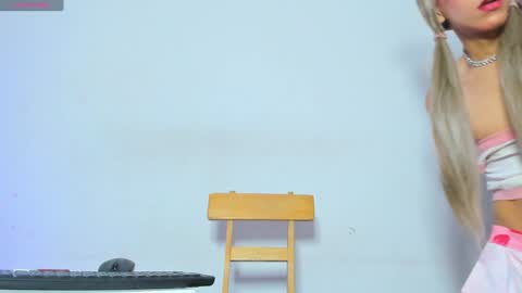 Danni  Sebastian online show from 22, 1, 2025