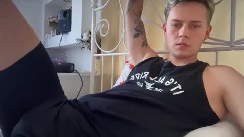 Snapshot of danny_love01 chatting on 10, 9, 2025 danny online show from 10, 9, 2025