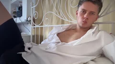 Snapshot of danny_love01 chatting on 27, 9, 2025 danny online show from 27, 9, 2025
