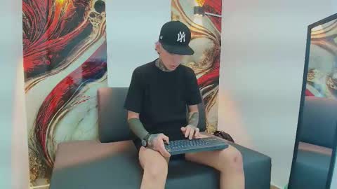 Snapshot of dante_armstrong chatting on 22, 11, 2025 dante_armstrong online show from 22, 11, 2025