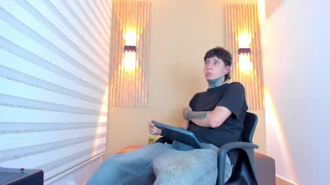 Snapshot of dante_armstrong chatting on 3, 12, 2025 dante_armstrong online show from 3, 12, 2025