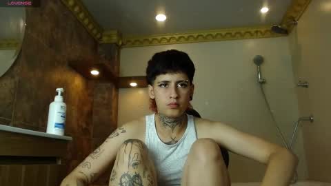 Snapshot of dante_bieber chatting on 4, 11, 2025 dante online show from 4, 11, 2025