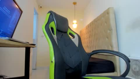 Snapshot of dantex_ chatting on 13, 11, 2025 dantex_ online show from 13, 11, 2025