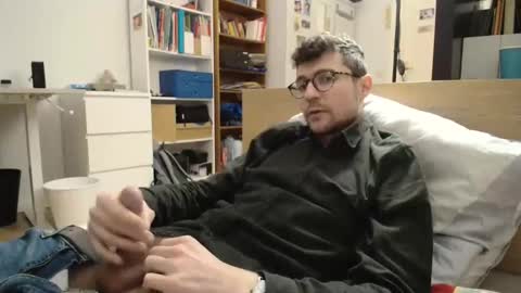 Snapshot of dantheman233 chatting on 21, 12, 2025 Daniel online show from 21, 12, 2025