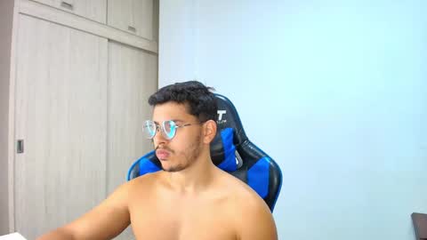 Snapshot of dantraxx chatting on 23, 9, 2025 Dantraxx online show from 23, 9, 2025