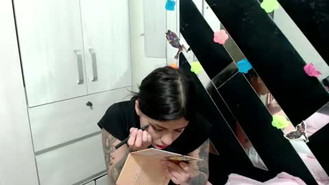 Snapshot of daphne877046 chatting on 18, 1, 2026 daphne877046 online show from 18, 1, 2026