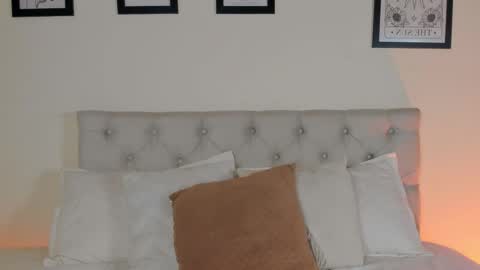 Antonella Mora online show from 5, 2, 2026