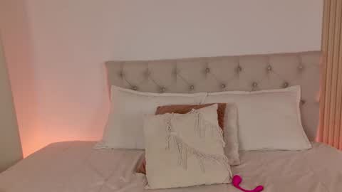 Snapshot of daphne_24 chatting on 25, 7, 2026 Antonella Mora online show from 25, 7, 2026