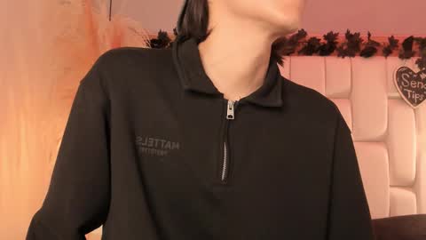 daphne_and_roger online show from 4, 3, 2026