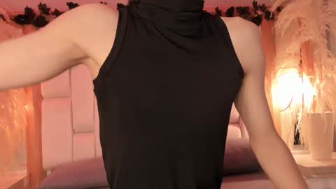 daphne_and_roger online show from 7, 3, 2026