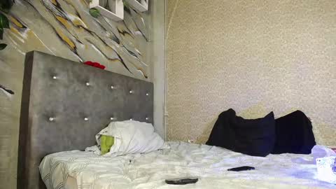 Snapshot of daphne_coop3r chatting on 14, 2, 2025 online show from 14, 2, 2025