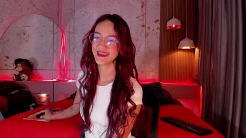 Snapshot of daphne_courtis chatting on 4, 2, 2025 Daphne online show from 4, 2, 2025