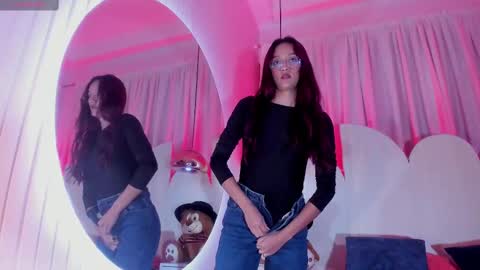 Snapshot of daphne_courtis chatting on 13, 2, 2025 Daphne online show from 13, 2, 2025