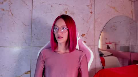 Snapshot of daphne_courtis chatting on 2, 10, 2025 Daphne online show from 2, 10, 2025