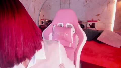 Snapshot of daphne_courtis chatting on 4, 10, 2025 Daphne online show from 4, 10, 2025