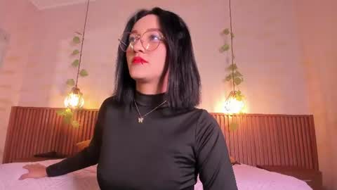 Snapshot of daphne_courtis chatting on 22, 6, 2026 Daphne online show from 22, 6, 2026