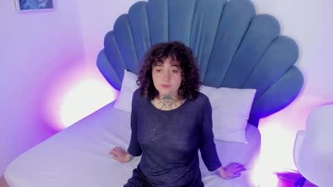 DaphneBlunt online show from 25, 10, 2025