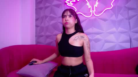 Snapshot of daphnee_bloom chatting on 3, 3, 2026 Daphne online show from 3, 3, 2026