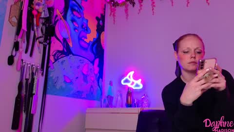 Daphne Madison online show from 29, 11, 2025