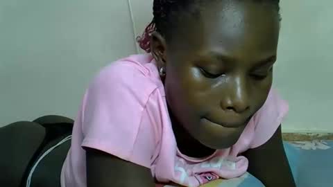 ESTHER online show from 28, 2, 2025