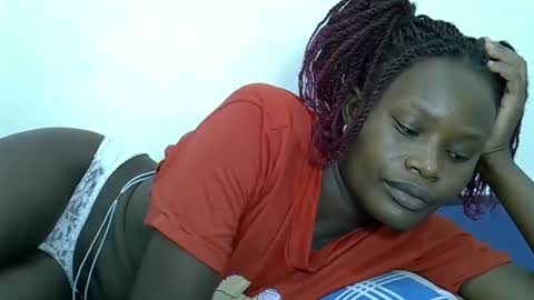 ESTHER online show from 4, 3, 2025