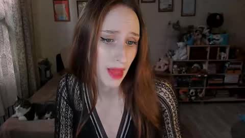 Darcy Siren online show from 3, 2, 2025