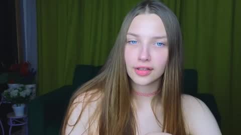 Snapshot of dariaangels chatting on 4, 4, 2026 dariaangels online show from 4, 4, 2026