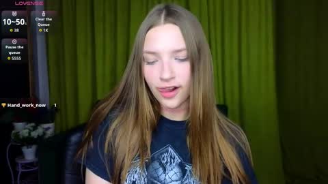 Snapshot of dariaangels chatting on 10, 4, 2026 dariaangels online show from 10, 4, 2026