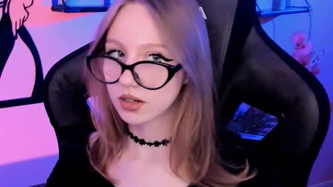 Snapshot of dariatate chatting on 19, 10, 2025 Daria Tate online show from 19, 10, 2025