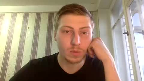 Snapshot of darienlarge chatting on 2, 12, 2024 darienlarge online show from 2, 12, 2024