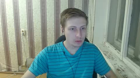 Snapshot of darienlarge chatting on 5, 1, 2025 darienlarge online show from 5, 1, 2025