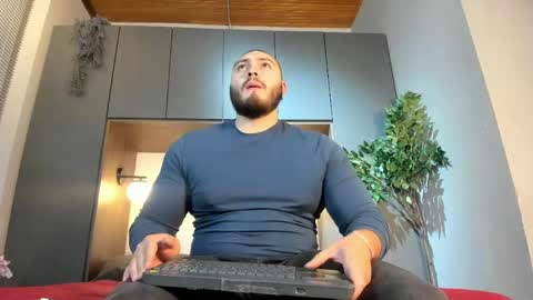 Snapshot of darius_wolfe chatting on 7, 5, 2026 Darius online show from 7, 5, 2026