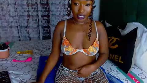 Snapshot of dark_chocolate0 chatting on 27, 4, 2026 becky online show from 27, 4, 2026