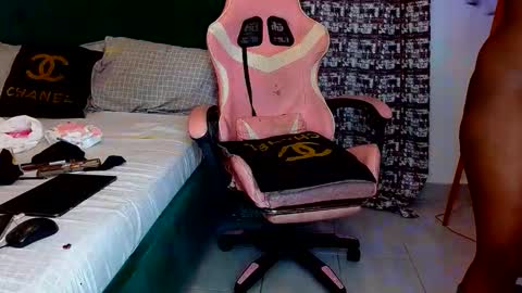 Snapshot of dark_chocolate0 chatting on 21, 5, 2026 becky online show from 21, 5, 2026