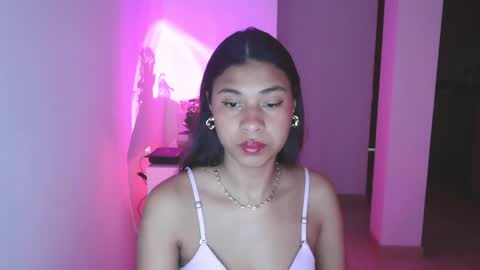 Snapshot of dark_enchantress_ chatting on 4, 1, 2025 Sofia online show from 4, 1, 2025