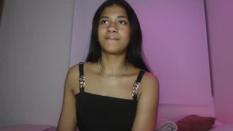 Snapshot of dark_enchantress_ chatting on 5, 3, 2025 Sofia online show from 5, 3, 2025